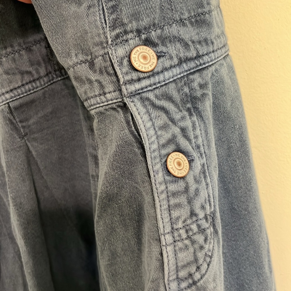 Free people Felix taper Women's Blue Denim Overalls buckle size M Like new - Picture 9 of 15